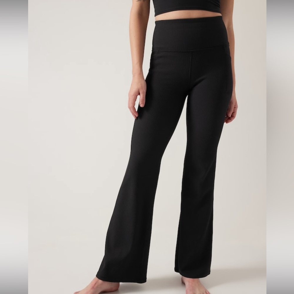 Salutation Stash Rib Flare Leggings